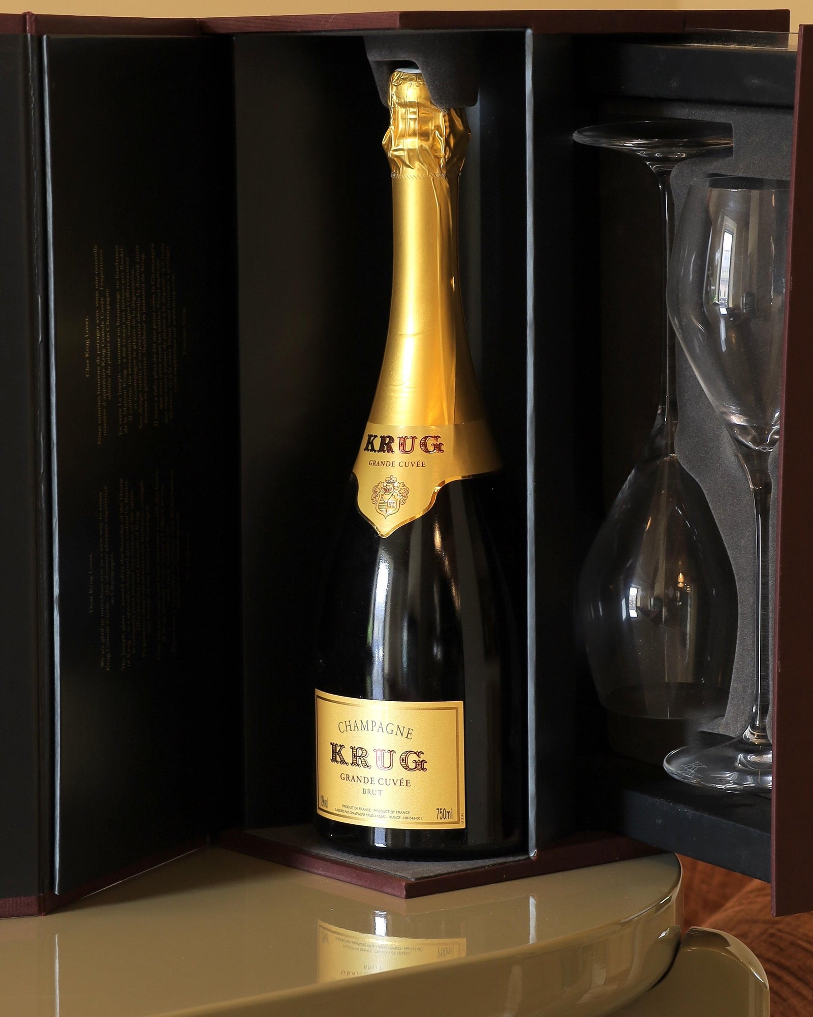 Krug Coffrett Joseph with Glasses and Krug 163th edition NV AOC 0,75l Bottle