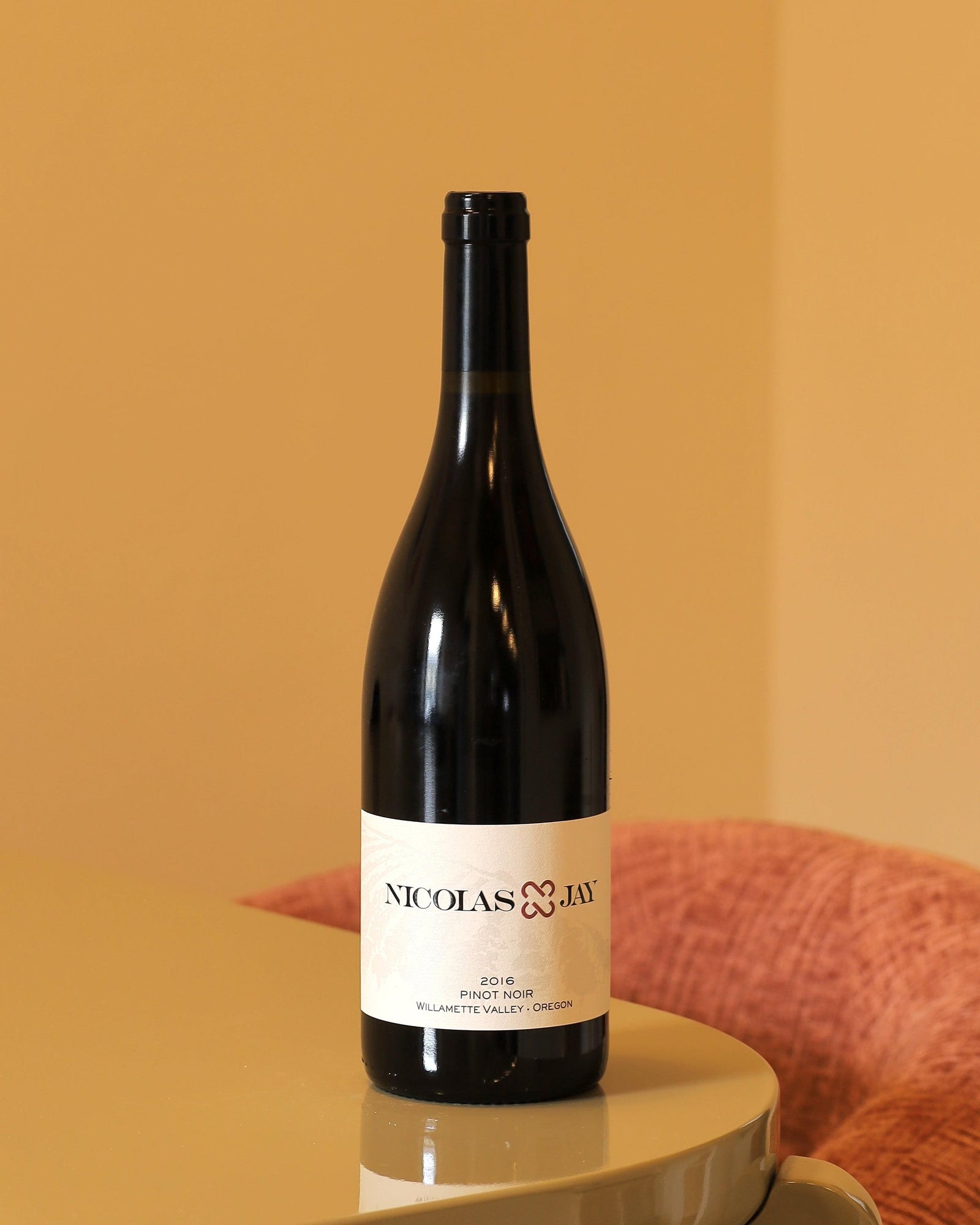 Nicolas Jay Pinot Noir Willamette Valley 2016 0,75l Bottle