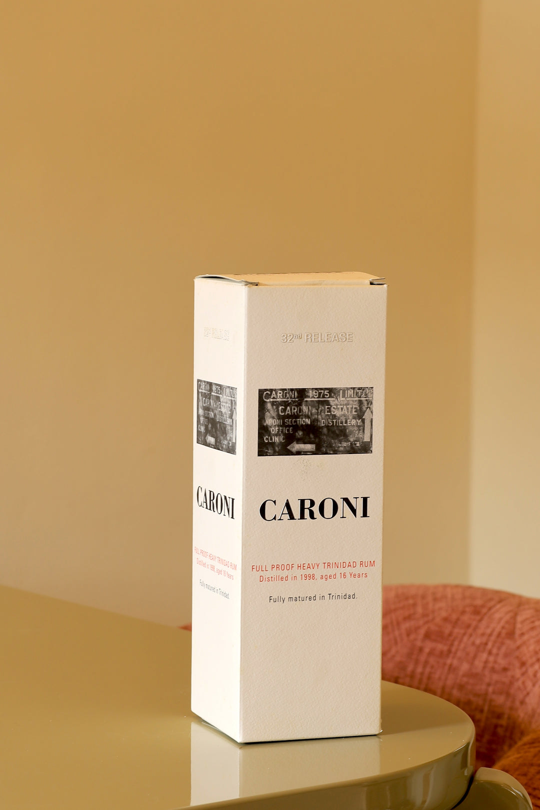 Caroni High Proof Heavy Trinidad Rum 16yo "no smoking" 32rd release 1998 0,7l